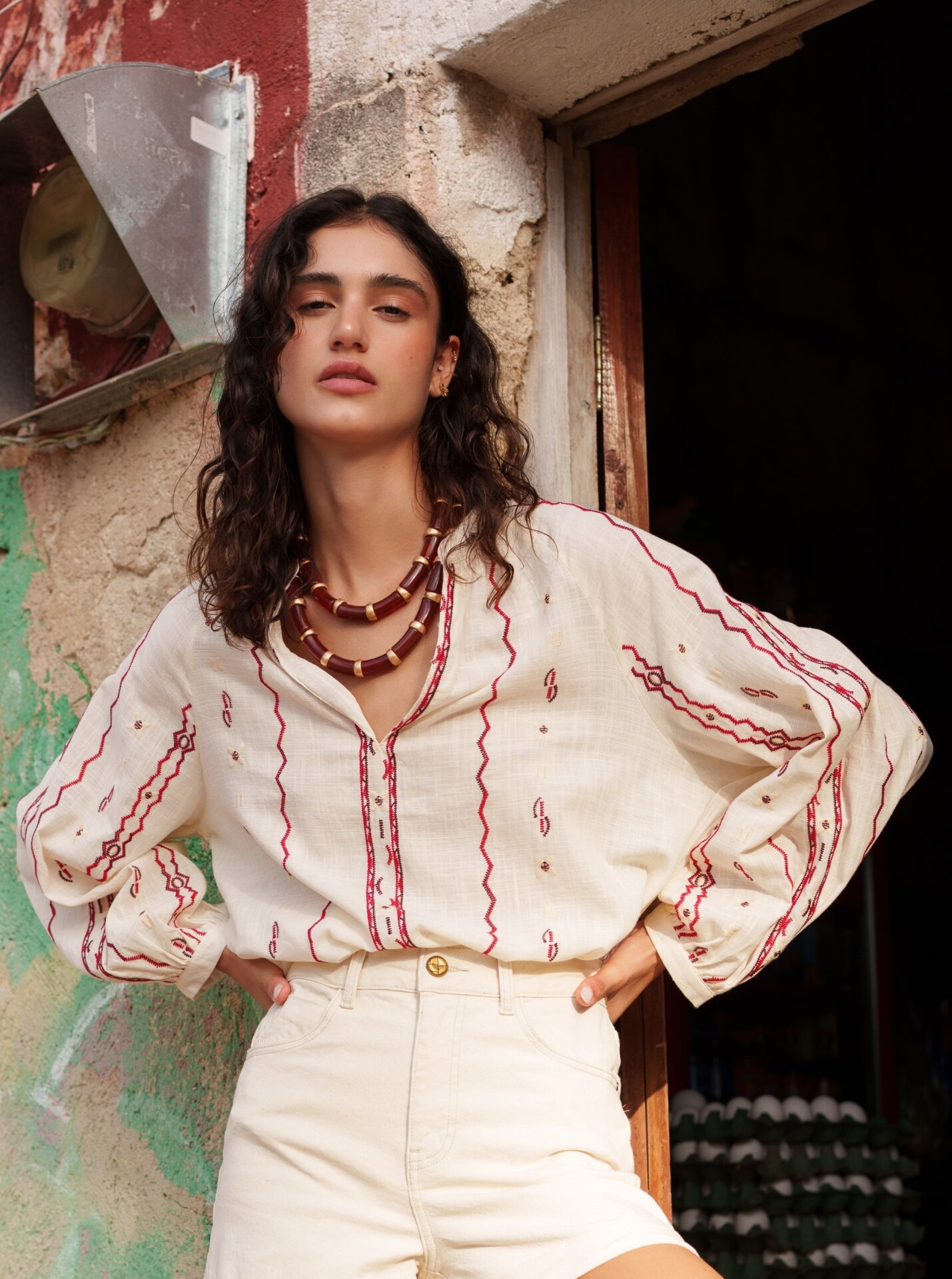  بلوز اورسایز گلدوزی شده زنانه یقه هفت سفید استخوانی برند زارا ZARA | بادابینگ استایل 