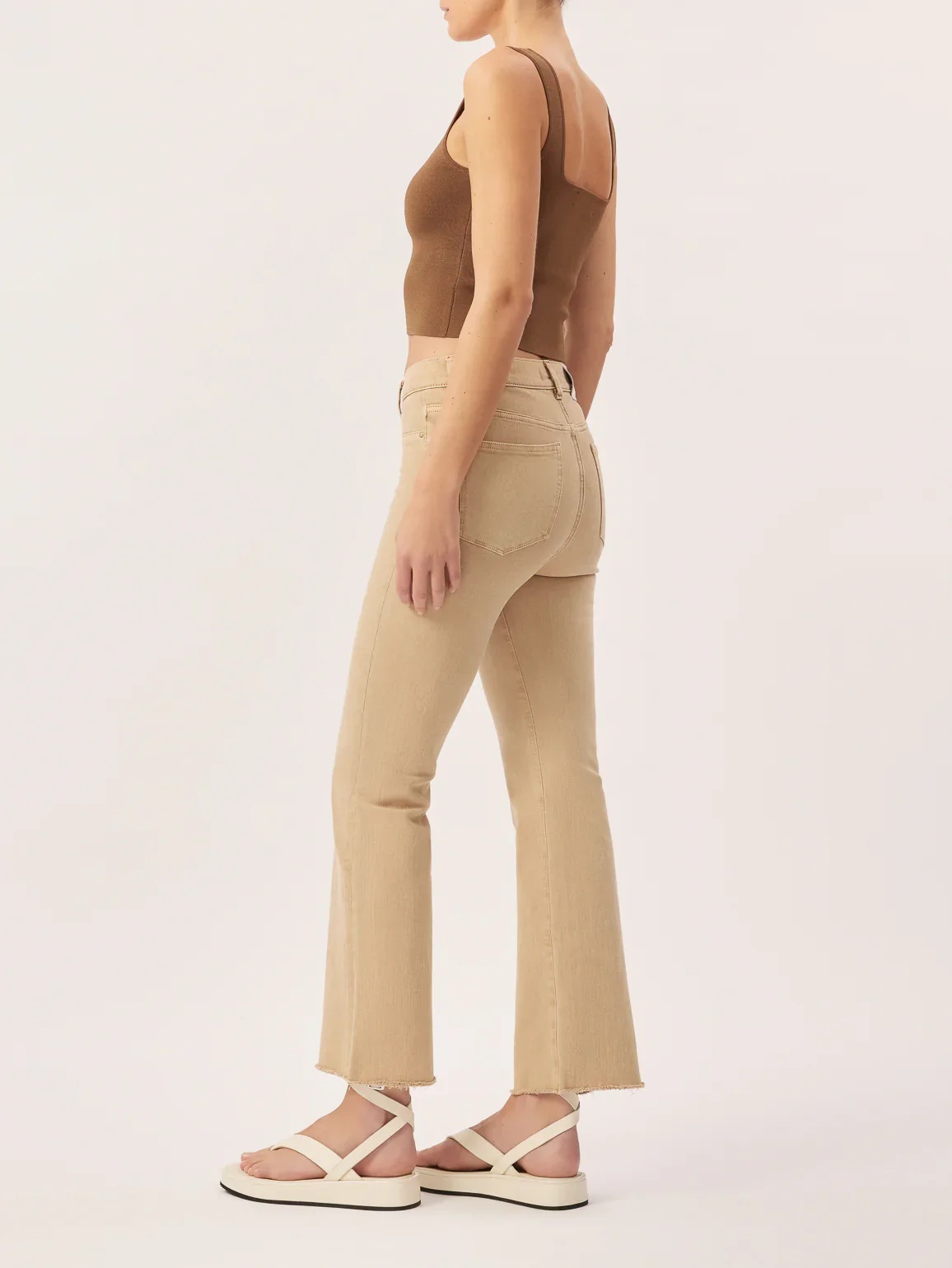  شلوار جین زنانه بوت کات کوتاه فاق بلند بژ برند DL1961 - مدل Bridget Boot Crop Sand | بادابینگ استایل 