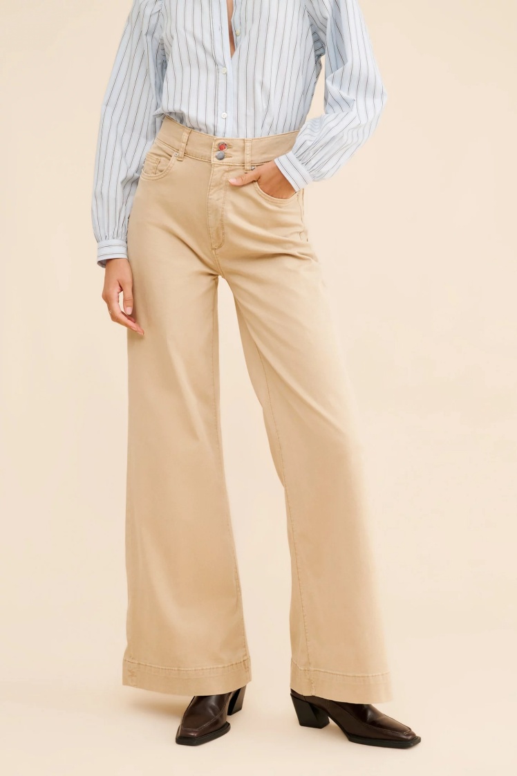 شلوار جین زنانه اکسترا واید لگ فاق بلند بژ کرمی برند DL1961 - مدل Hepburn Extra Wide Leg Oat | بادابینگ استایل