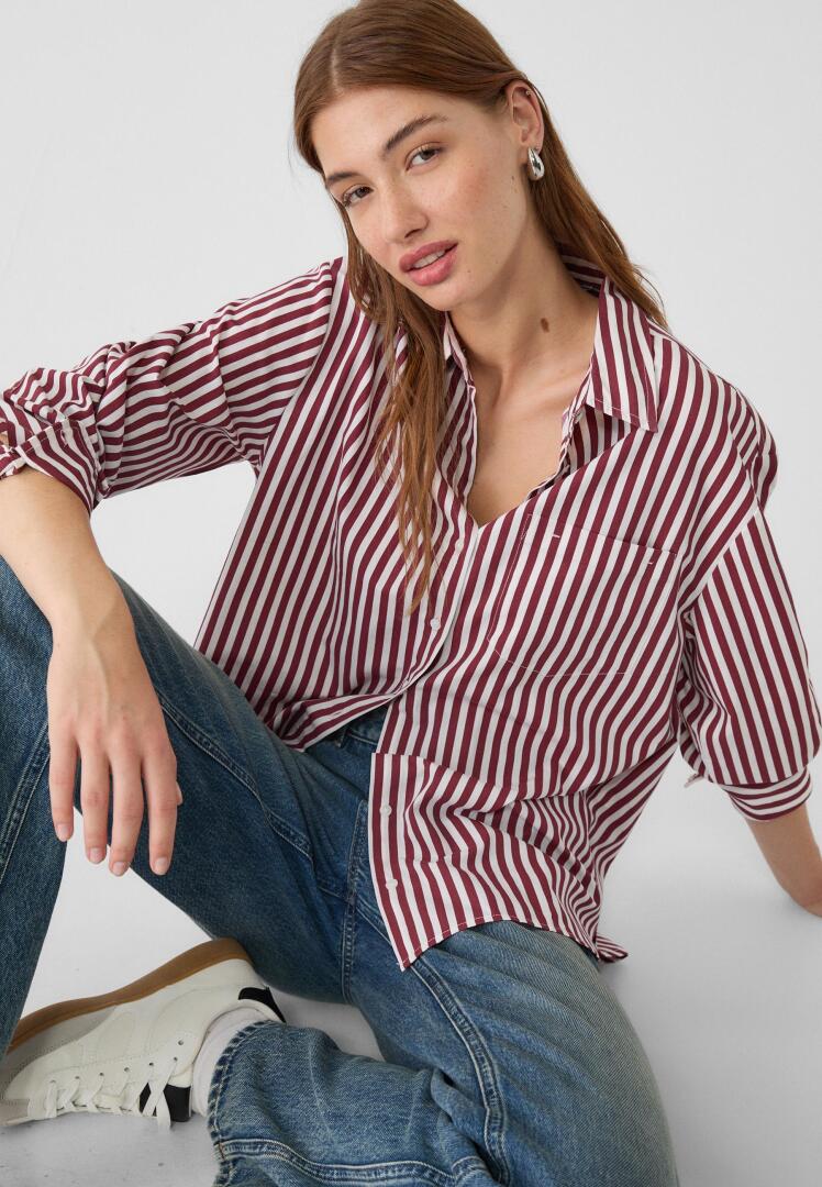 شومیز پوپلین راه راه اورسایز زنانه زرشکی برند استرادیواریوس Stradivarius | بادابینگ استایل