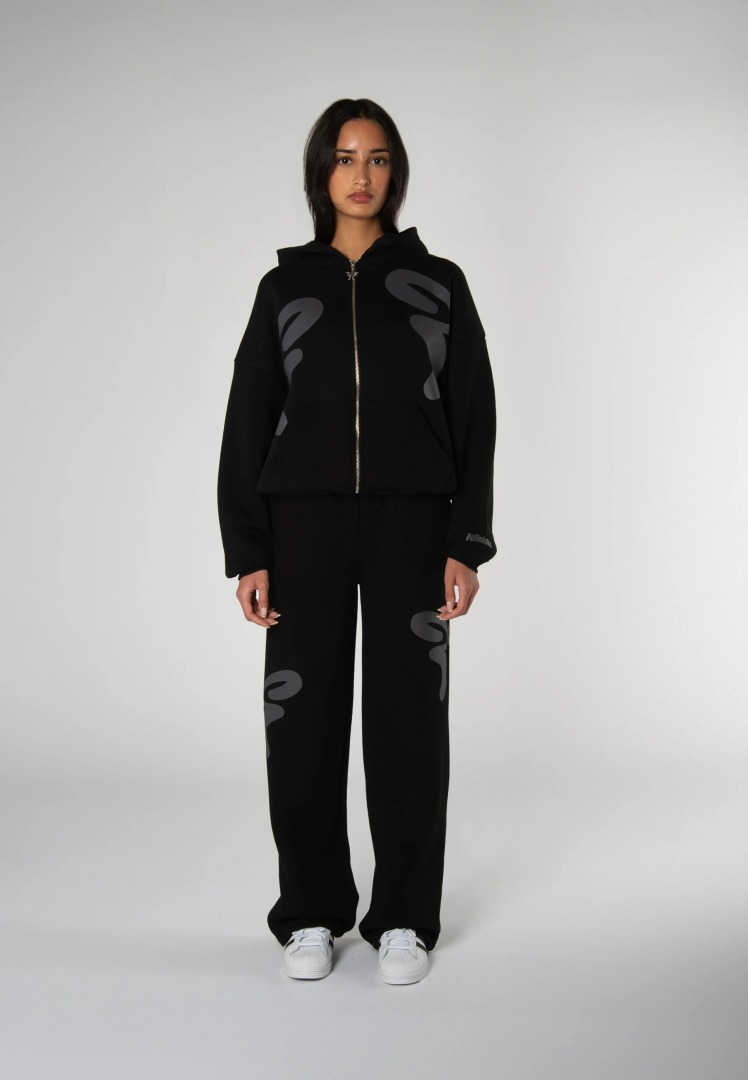 ست هودی و شلوار اسلش جاگر زنانه طرح پروانه مشکی برند فلیشس felicious | بادابینگ استایل