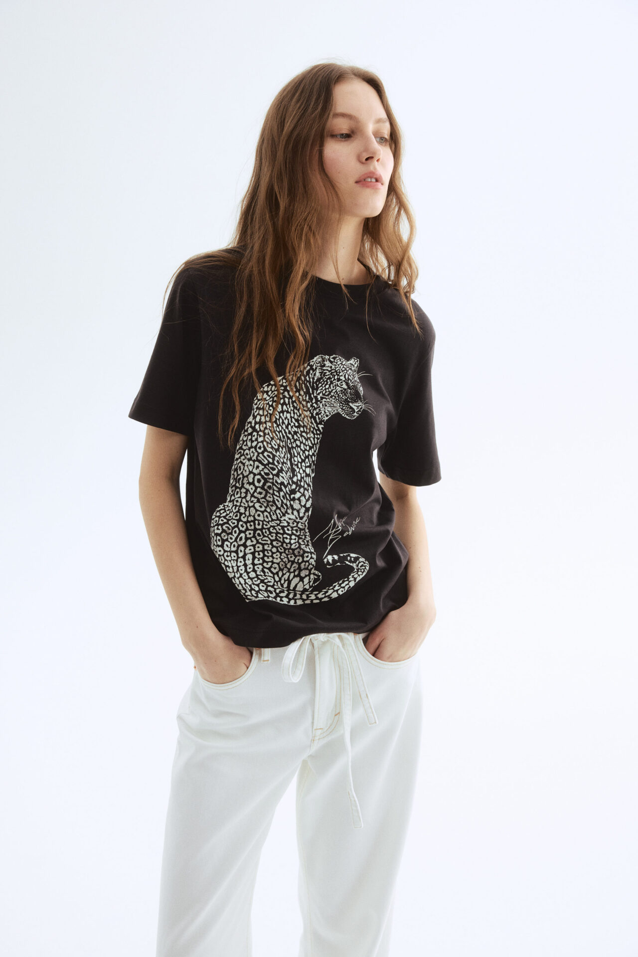  تیشرت گرافیکی زنانه لوز فیت Leopard برند اچ اند ام H&M -رنگ مشکی | بادابینگ استایل 