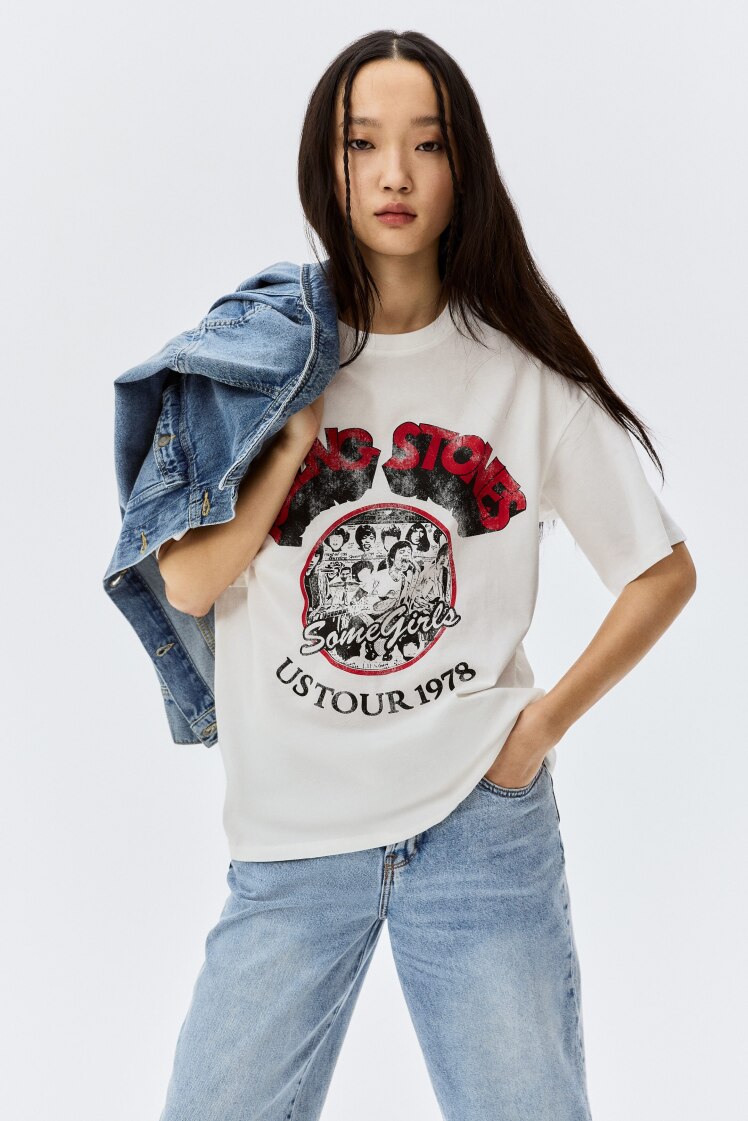 تیشرت اورسایز زنانه سفید طرح The Rolling Stones برند H&M - DIVIDED | بادابینگ استایل